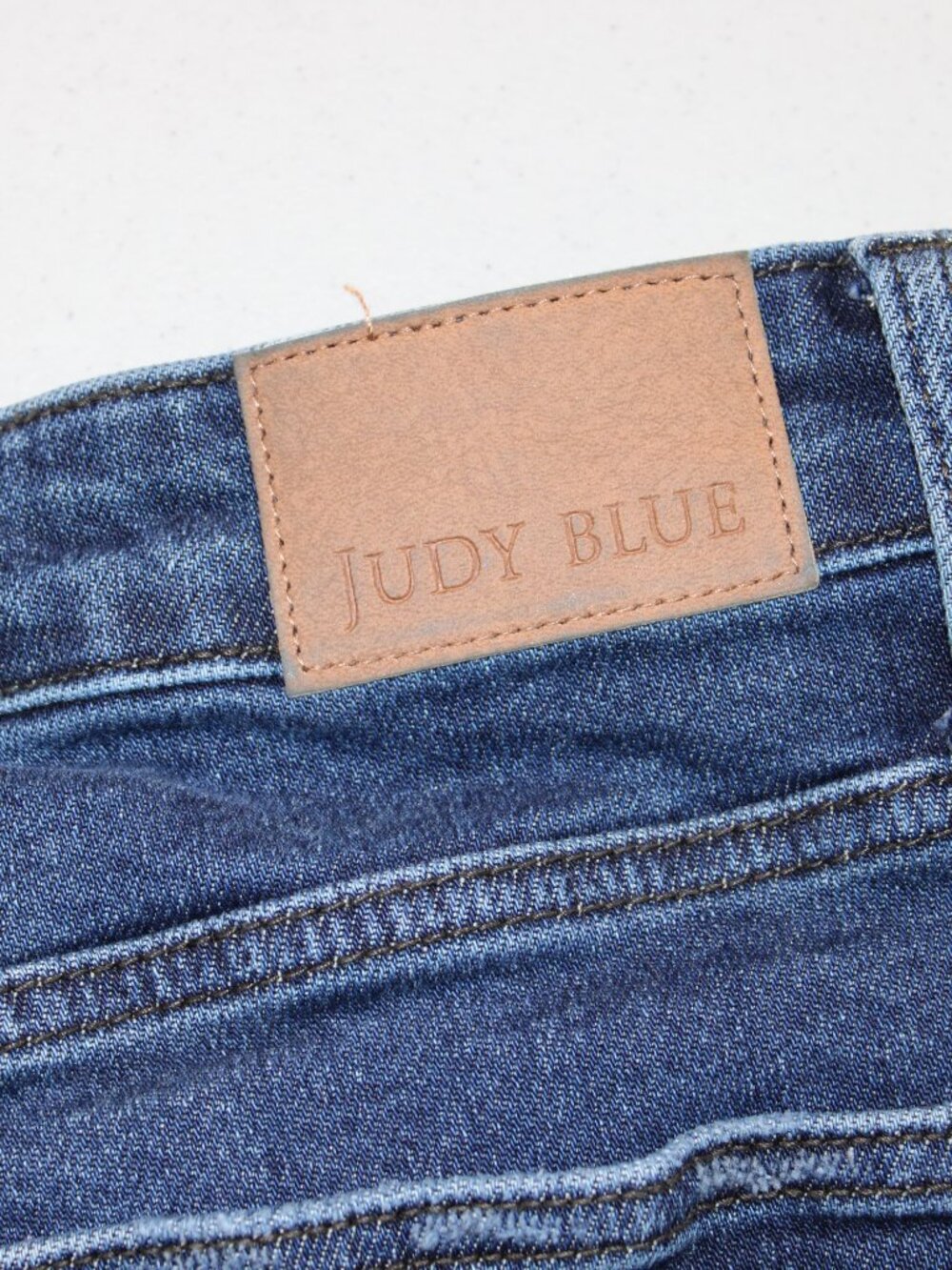 Judy Blue Women's Medium Wash Boyfriend Fit Distressed Jeans - Picture 6 of 16